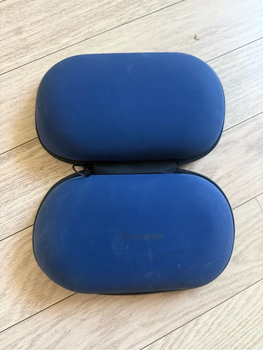Silicon electronics travel case